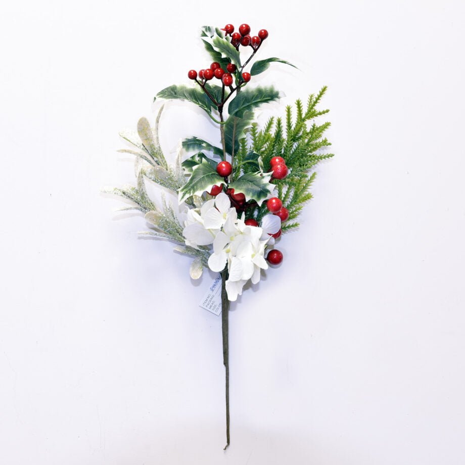 TIGE DE NOËL MÉLANGE DE VERDURE AVEC BAIES ROUGES ET HORTENSIAS BLANCS 43 CM (17 PO) - Créations Festives